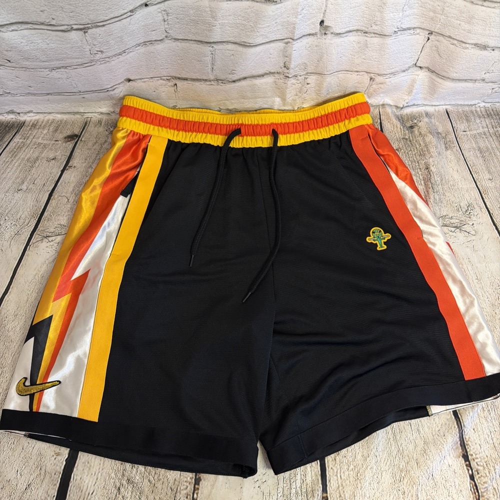 Nike Basketball Shorts Mens Size Medium Black Dri-FIT DNA Rayguns DJ5322-010